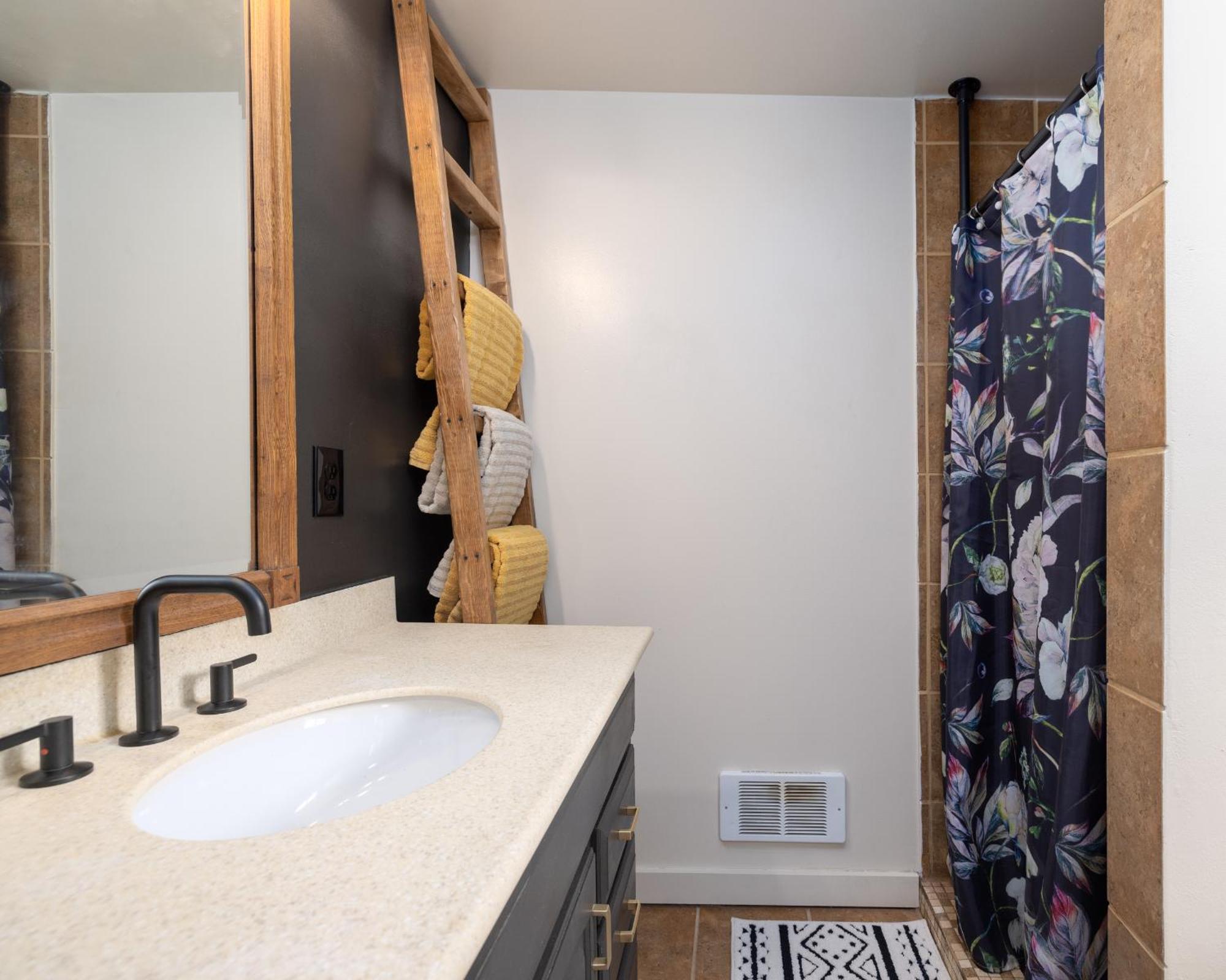 The Salish Suite Mount Vernon Ngoại thất bức ảnh